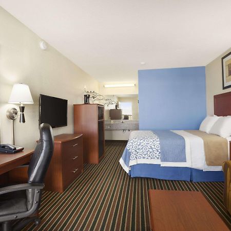 Days Inn By Wyndham Champaign/Urbana Экстерьер фото