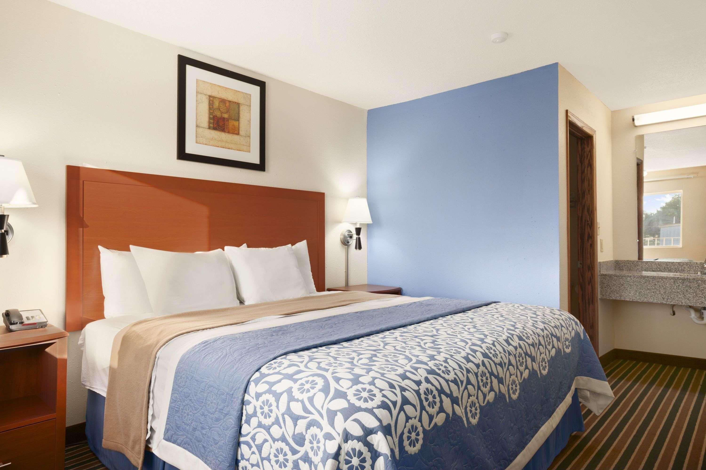 Days Inn By Wyndham Champaign/Urbana Экстерьер фото