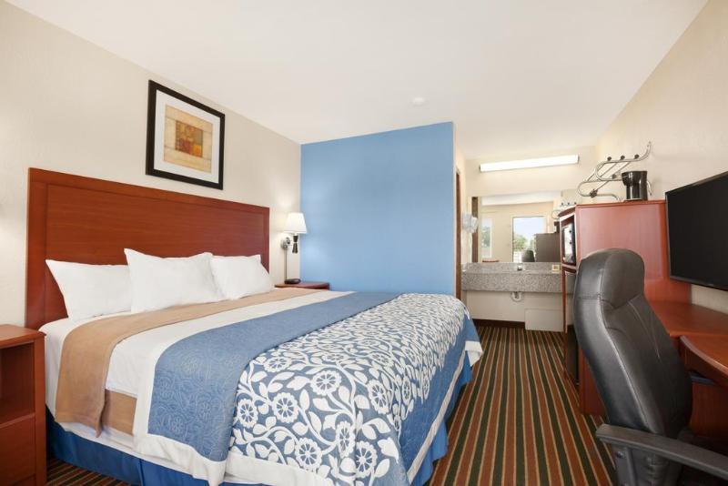 Days Inn By Wyndham Champaign/Urbana Экстерьер фото